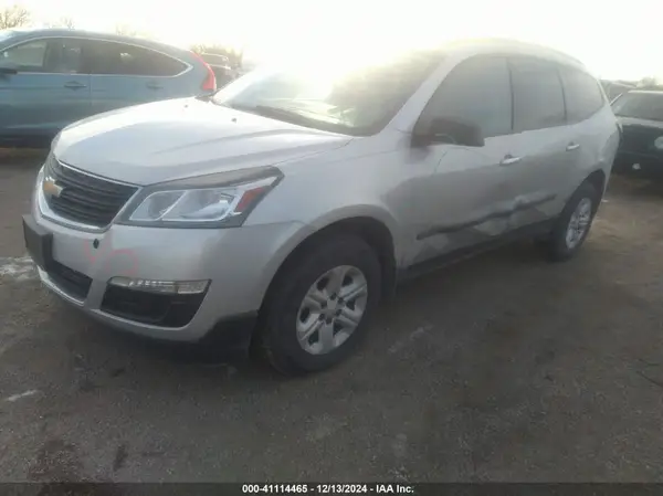 1GNKRFED7HJ353586 2017 CHEVROLET TRAVERSE - Image 2