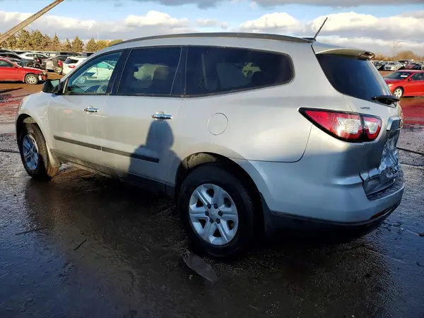 1GNKRFED7HJ353622 2017 CHEVROLET TRAVERSE - Image 2