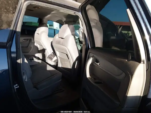 1GNKRFED8HJ156944 2017 CHEVROLET TRAVERSE - Image 8