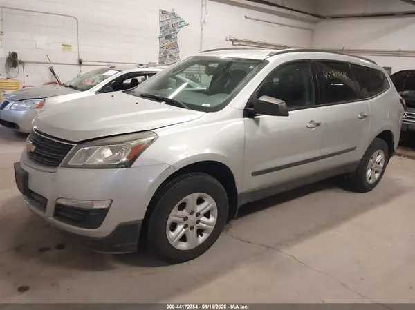 1GNKRFED8HJ181407 2017 CHEVROLET TRAVERSE - Image 2