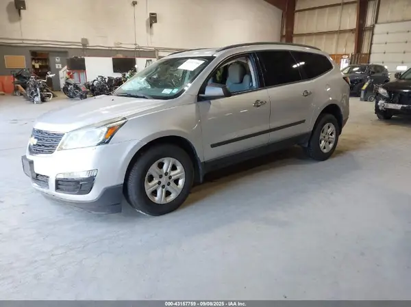 1GNKRFED8HJ203034 2017 CHEVROLET TRAVERSE - Image 2