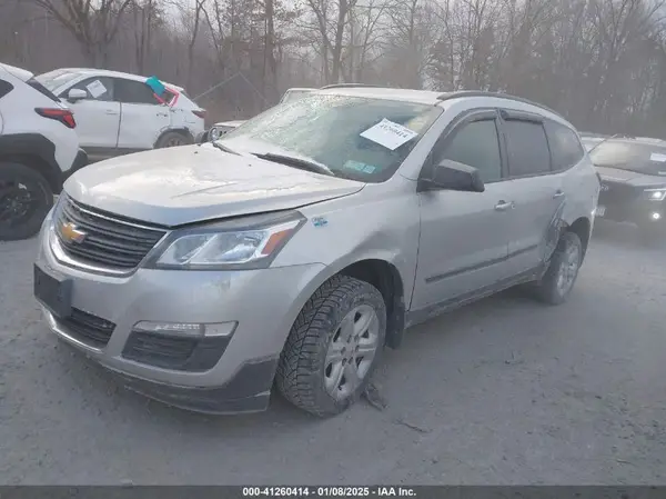 1GNKRFED8HJ205334 2017 CHEVROLET TRAVERSE - Image 2