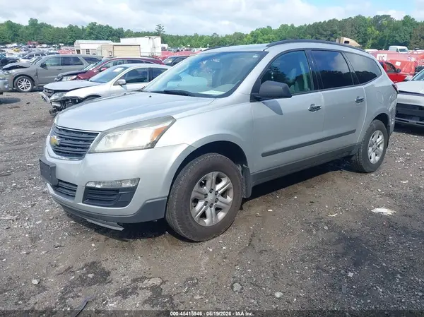 1GNKRFED8HJ220058 2017 CHEVROLET TRAVERSE - Image 2
