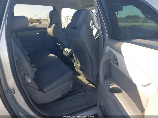 1GNKRFED8HJ245820 2017 CHEVROLET TRAVERSE - Image 8