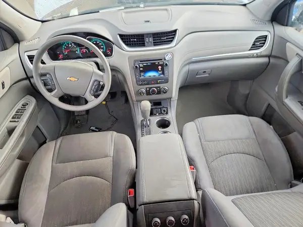 1GNKRFED8HJ277442 2017 CHEVROLET TRAVERSE - Image 8