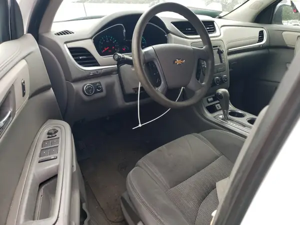 1GNKRFED8HJ307555 2017 CHEVROLET TRAVERSE - Image 8