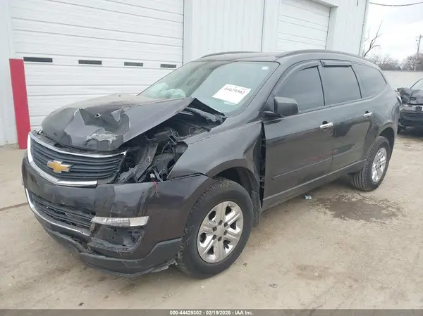 1GNKRFED8HJ311797 2017 CHEVROLET TRAVERSE - Image 2