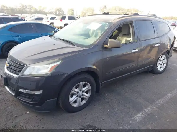 1GNKRFED8HJ316482 2017 CHEVROLET TRAVERSE - Image 2