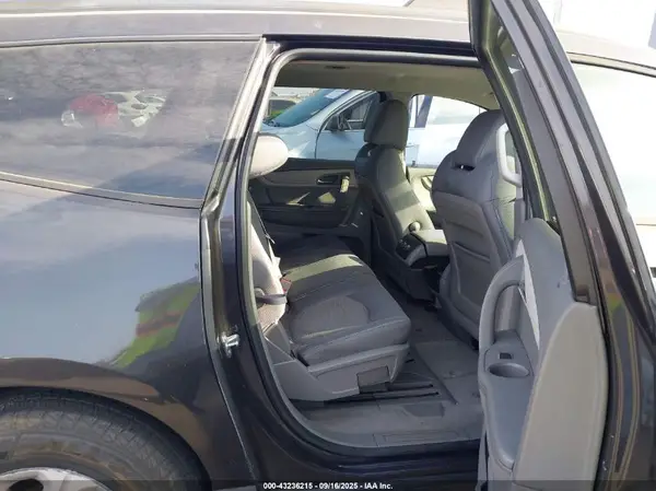 1GNKRFED8HJ316482 2017 CHEVROLET TRAVERSE - Image 8