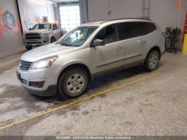 1GNKRFED8HJ346579 2017 CHEVROLET TRAVERSE - Image 2