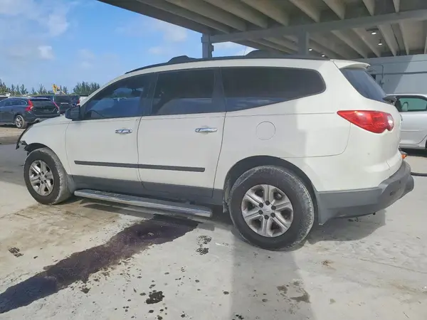 1GNKRFED9BJ412029 2026 CHEVROLET TRAVERSE - Image 2