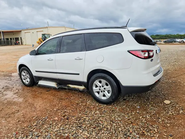 1GNKRFED9GJ244688 2016 CHEVROLET TRAVERSE - Image 2