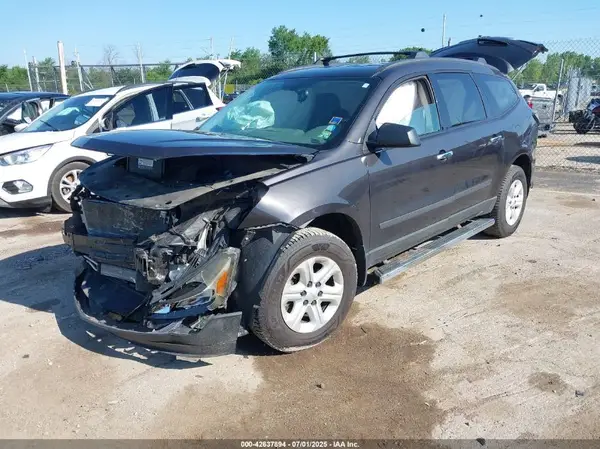 1GNKRFED9HJ135438 2017 CHEVROLET TRAVERSE - Image 2