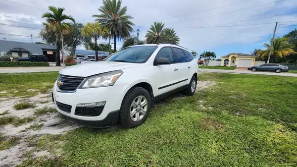 1GNKRFED9HJ142616 2017 CHEVROLET TRAVERSE - Image 2