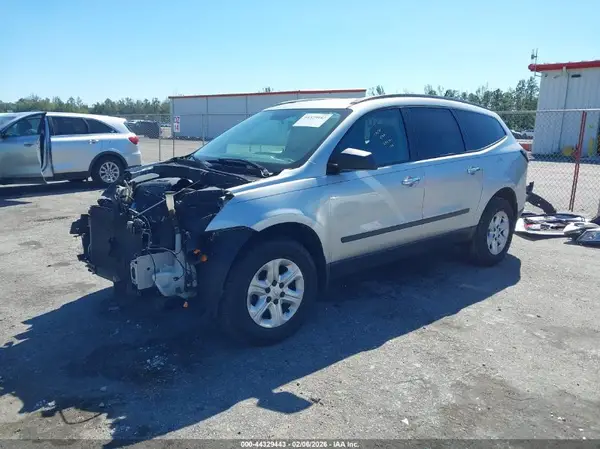 1GNKRFED9HJ154197 2017 CHEVROLET TRAVERSE - Image 2