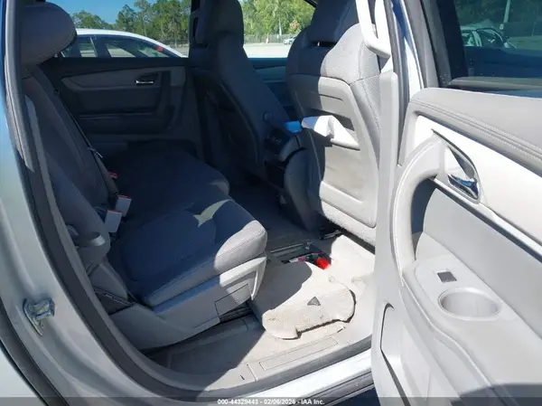 1GNKRFED9HJ154197 2017 CHEVROLET TRAVERSE - Image 8