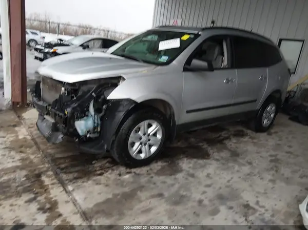 1GNKRFED9HJ177625 2017 CHEVROLET TRAVERSE - Image 2