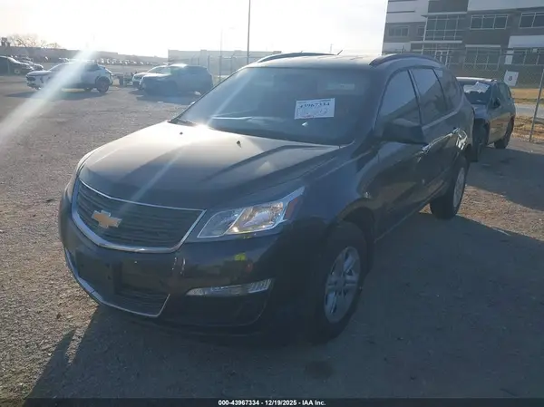 1GNKRFED9HJ197275 2017 CHEVROLET TRAVERSE - Image 2