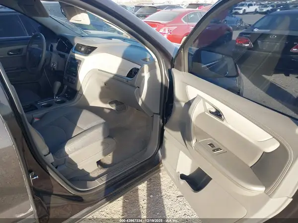 1GNKRFED9HJ197275 2017 CHEVROLET TRAVERSE - Image 8