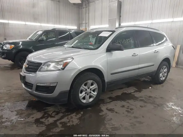 1GNKRFED9HJ226581 2017 CHEVROLET TRAVERSE - Image 2