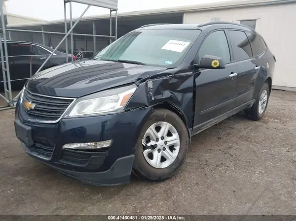 1GNKRFED9HJ250833 2017 CHEVROLET TRAVERSE - Image 2