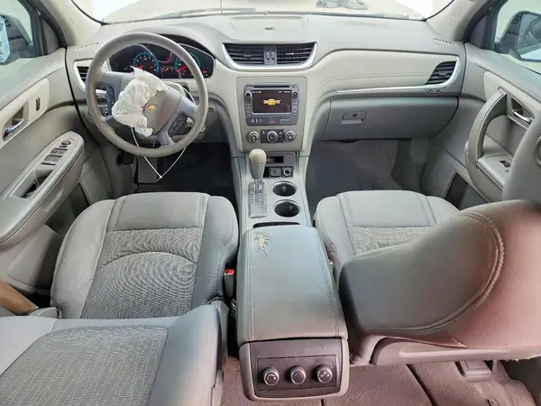 1GNKRFED9HJ271875 2017 CHEVROLET TRAVERSE - Image 8