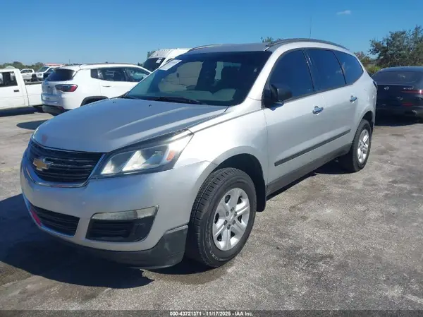 1GNKRFED9HJ295089 2017 CHEVROLET TRAVERSE - Image 2