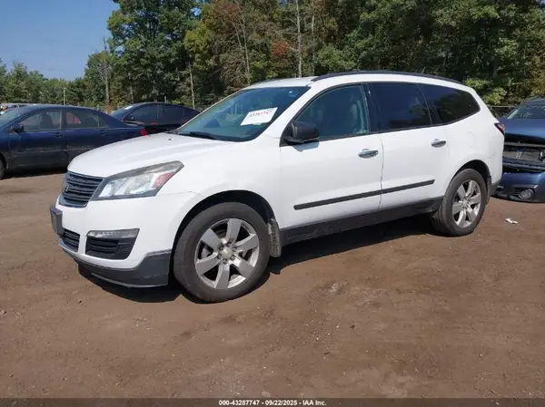 1GNKRFED9HJ351192 2017 CHEVROLET TRAVERSE - Image 2