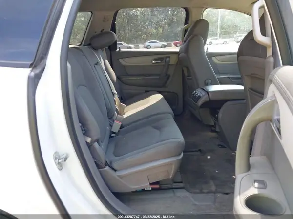 1GNKRFED9HJ351192 2017 CHEVROLET TRAVERSE - Image 8