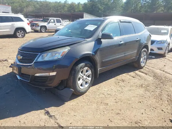 1GNKRFEDXHJ217713 2017 CHEVROLET TRAVERSE - Image 2