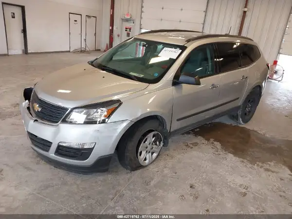 1GNKRFEDXHJ240652 2017 CHEVROLET TRAVERSE - Image 2