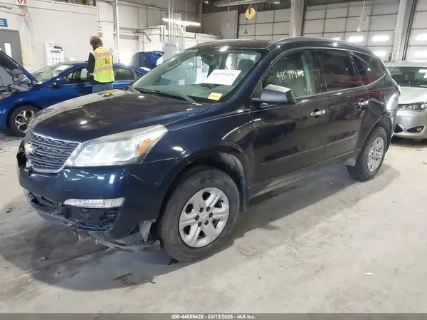 1GNKRFEDXHJ278303 2017 CHEVROLET TRAVERSE - Image 2