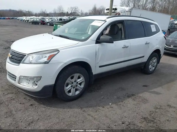 1GNKRFEDXHJ340251 2017 CHEVROLET TRAVERSE - Image 2
