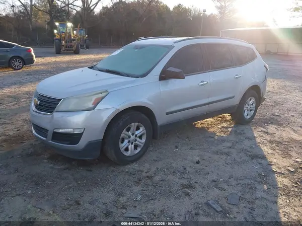 1GNKRFKD0GJ180447 2016 CHEVROLET TRAVERSE - Image 2