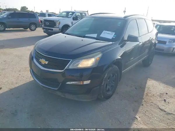 1GNKRFKD0GJ203600 2016 CHEVROLET TRAVERSE - Image 2