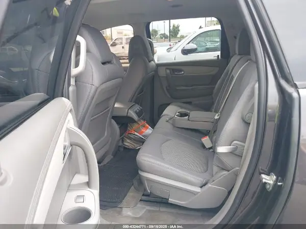 1GNKRFKD0HJ137406 2017 CHEVROLET TRAVERSE - Image 8