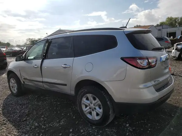1GNKRFKD0HJ161012 2017 CHEVROLET TRAVERSE - Image 2
