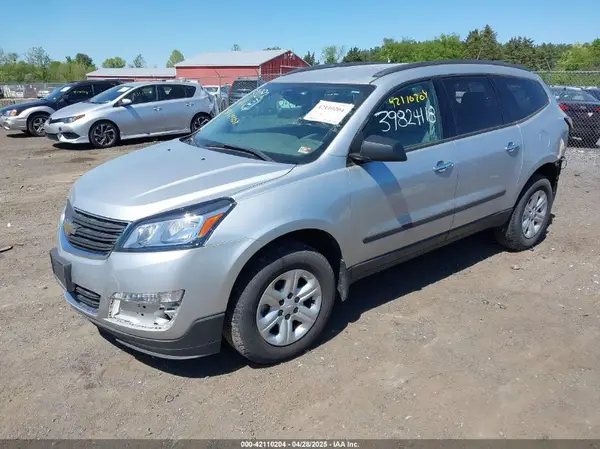 1GNKRFKD0HJ161222 2017 CHEVROLET TRAVERSE - Image 2