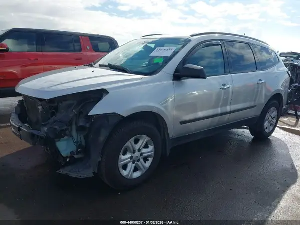 1GNKRFKD0HJ167408 2017 CHEVROLET TRAVERSE - Image 2