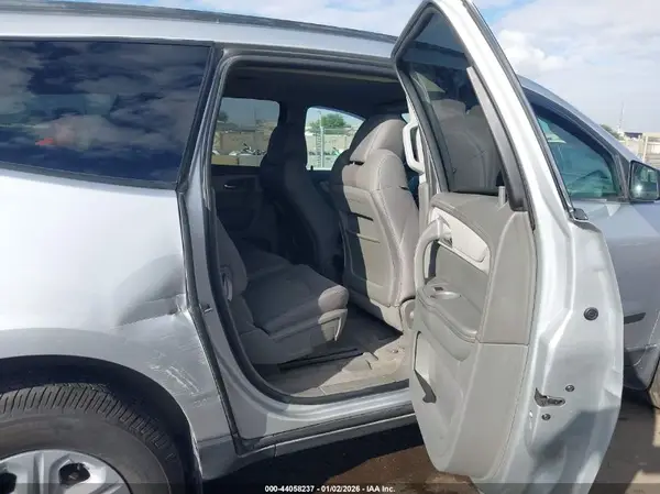 1GNKRFKD0HJ167408 2017 CHEVROLET TRAVERSE - Image 8