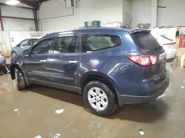 1GNKRFKD0HJ202206 2017 CHEVROLET TRAVERSE - Image 2