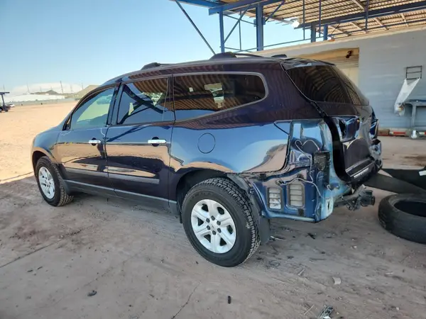 1GNKRFKD0HJ237862 2017 CHEVROLET TRAVERSE - Image 2