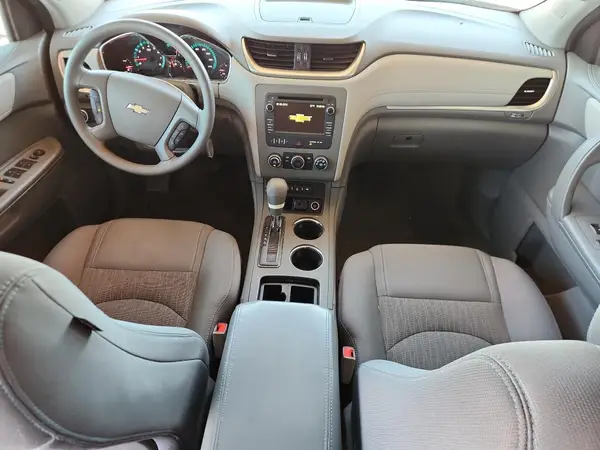 1GNKRFKD0HJ237862 2017 CHEVROLET TRAVERSE - Image 8