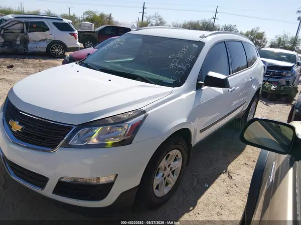 1GNKRFKD0HJ239546 2017 CHEVROLET TRAVERSE - Image 2