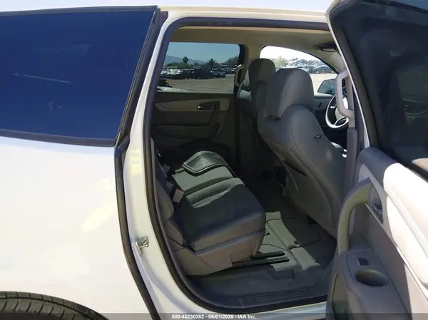 1GNKRFKD0HJ239546 2017 CHEVROLET TRAVERSE - Image 8