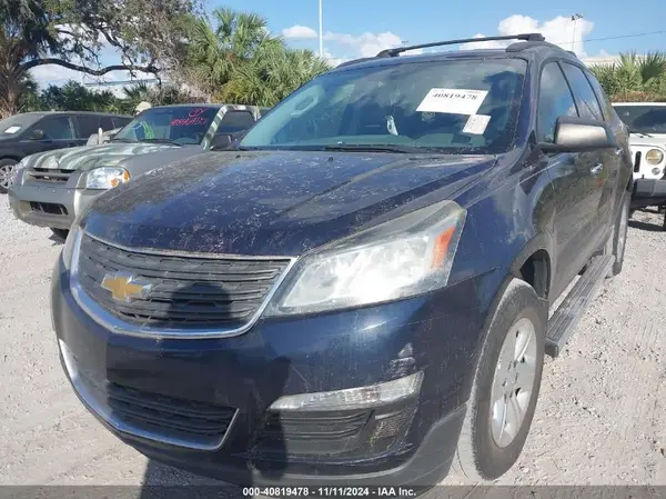 1GNKRFKD0HJ262549 2017 CHEVROLET TRAVERSE - Image 2