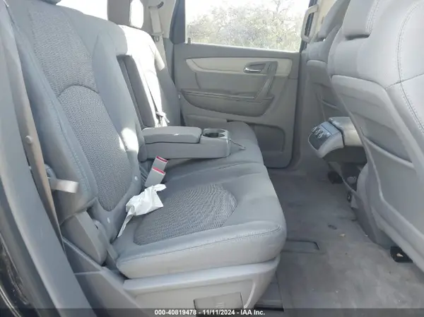 1GNKRFKD0HJ262549 2017 CHEVROLET TRAVERSE - Image 8