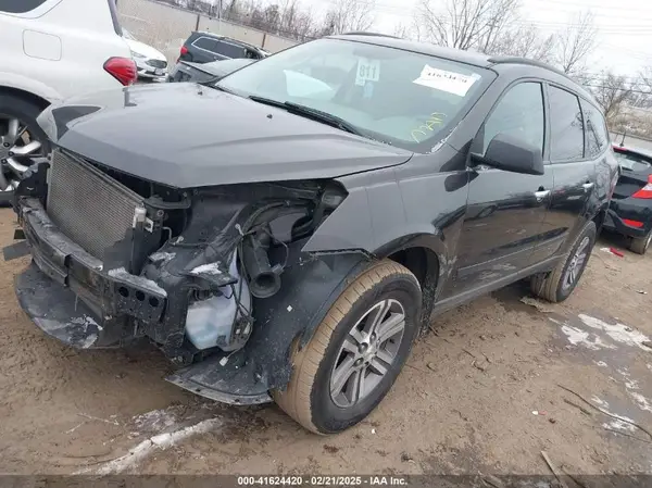 1GNKRFKD0HJ264026 2017 CHEVROLET TRAVERSE - Image 2