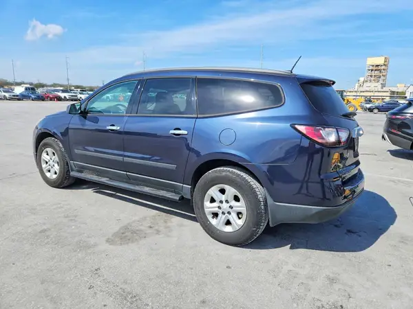 1GNKRFKD0HJ266777 2017 CHEVROLET TRAVERSE - Image 2