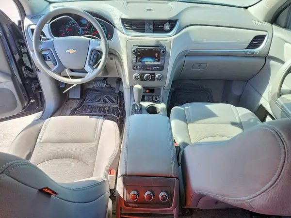1GNKRFKD0HJ266777 2017 CHEVROLET TRAVERSE - Image 8